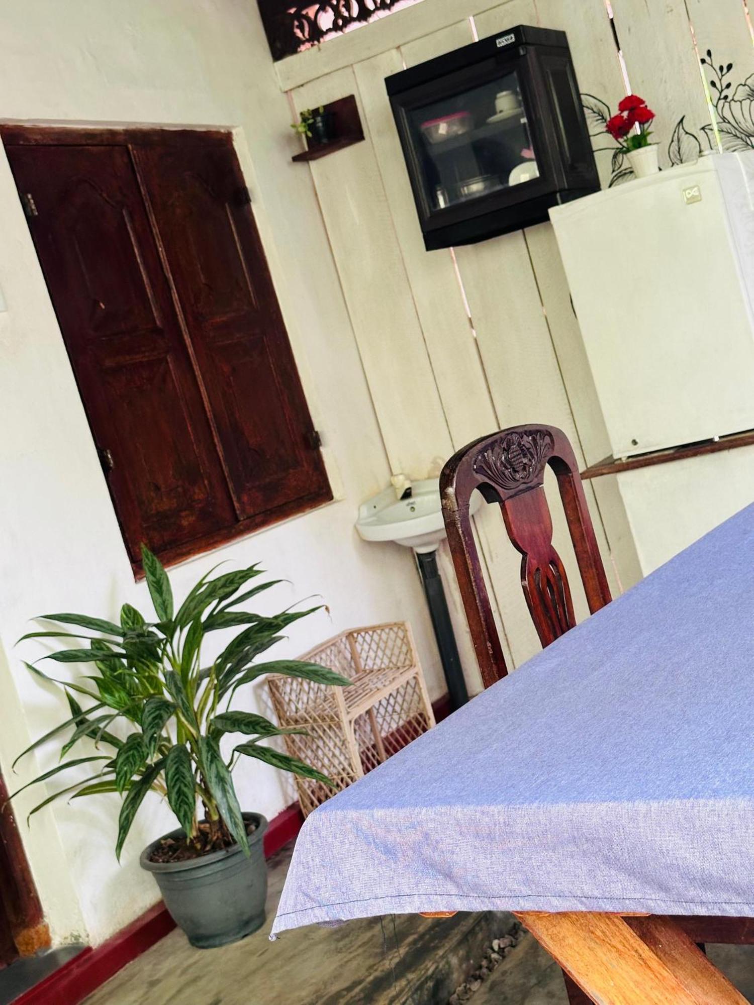 Venora Hiriketiya Bed & Breakfast Dikwella Ngoại thất bức ảnh